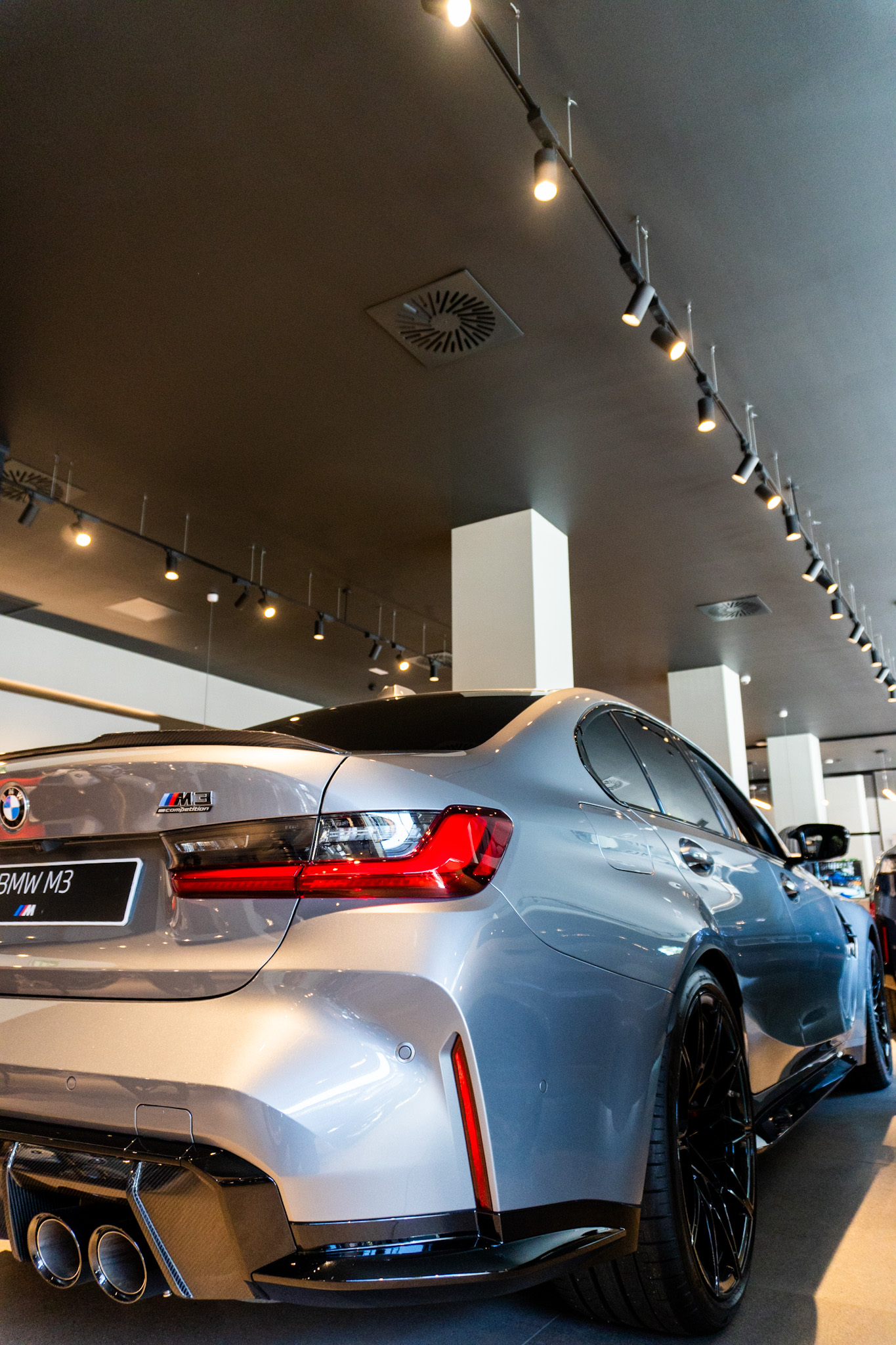 galeria Iluminación espacio comercial